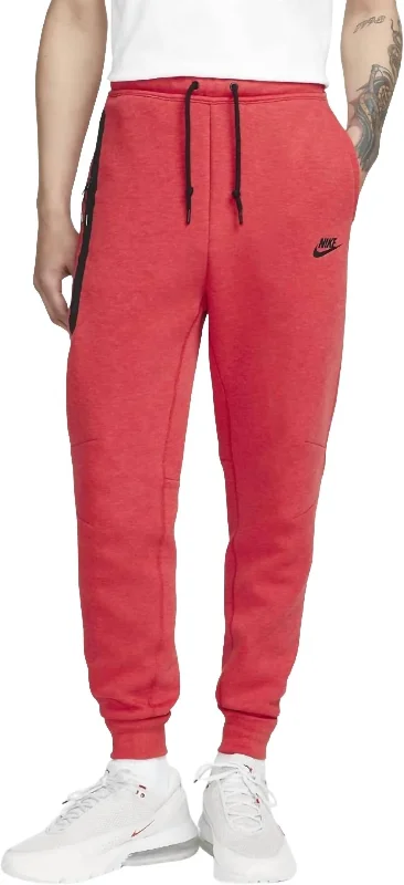 Sportswear Tech Fleece Jogger In Red/black